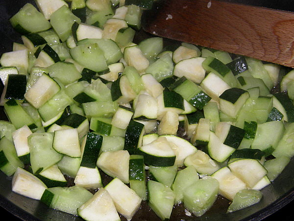 Ensalada agridulce de pepino y cacahuetes