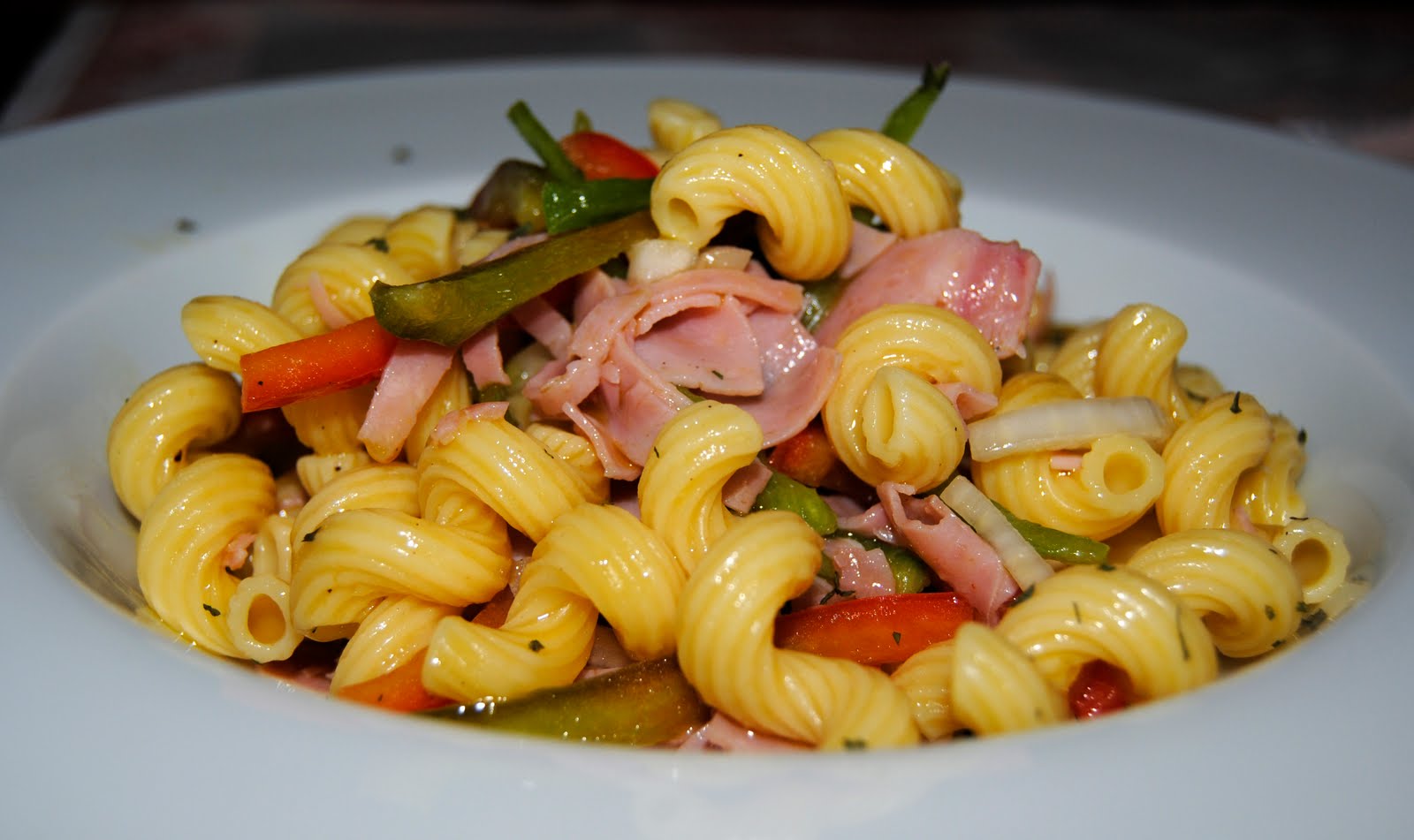 ENSALADA DE PASTA Y JAMÓN